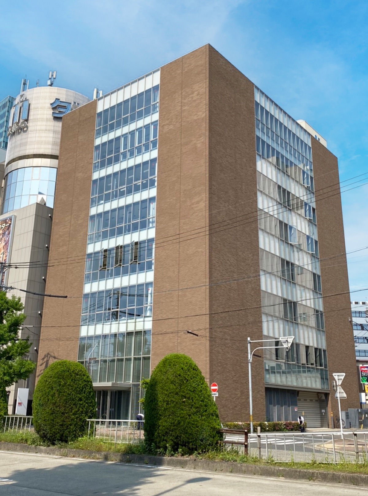 名古屋オフィスビルの外観